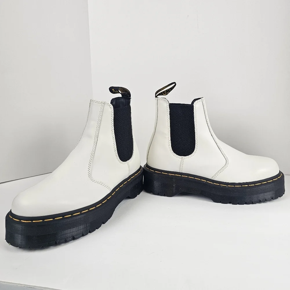 Doc Martens Dr. Martens 2976 Yellow‎ Stitch Smooth Leather Chelsea Boots M8/L9